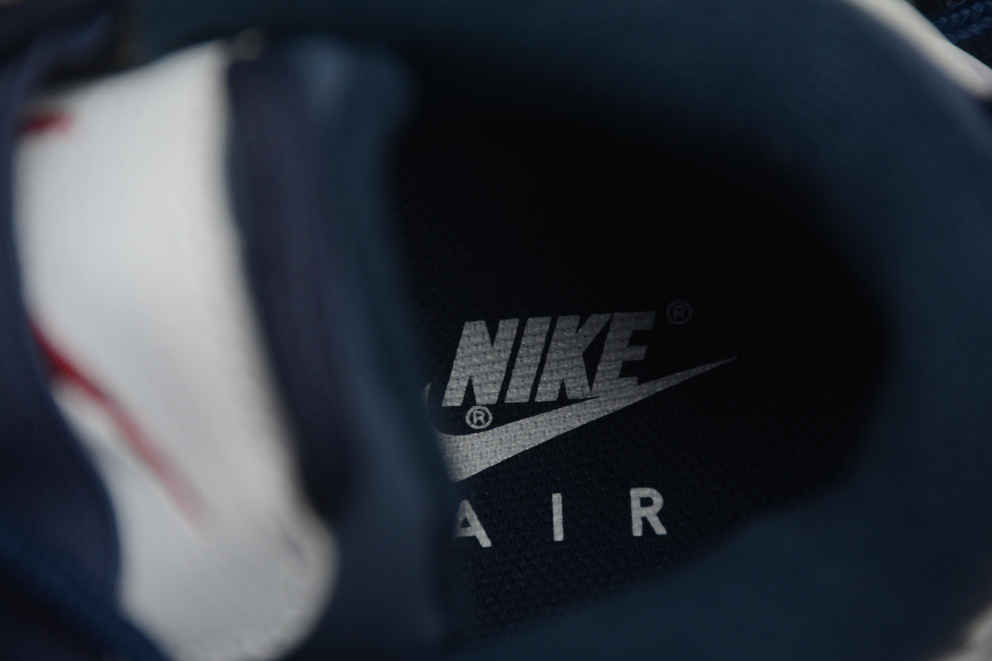 Chunky High‑Top Retro Air Sneaker – 90s Basketball Inspired