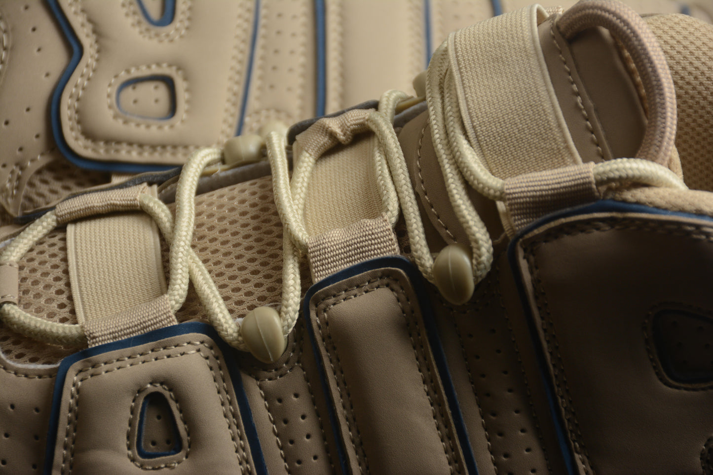 Chunky High‑Top Retro Air Sneaker – 90s Basketball Inspired